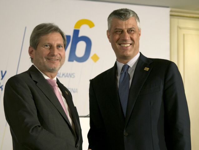 Balkán, Kosovo, Hašim Thaci, Johannes Hahn, eurokomisár