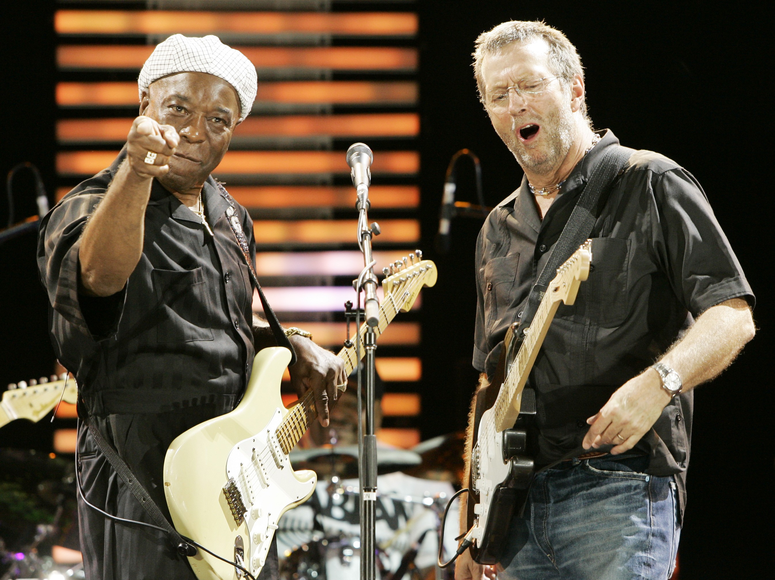 Eric Clapton a bluesová gitarová legenda Buddy Guy.