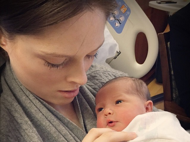 Modelka Coco Rocha s dcérkou Ioni.