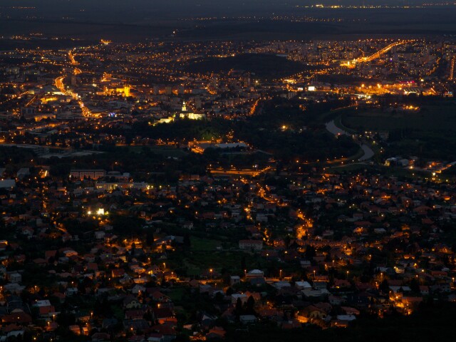 večerná Nitra, mesto, svetlá
