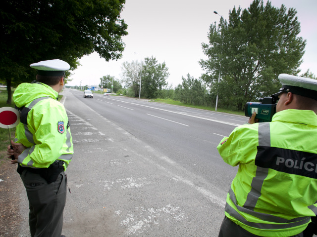 policia, radar, meranie rychlosti, alkohol, tester