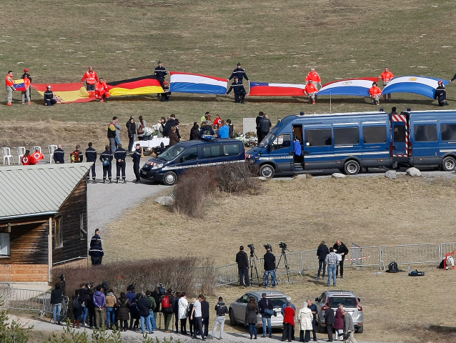 Germanwings, obete leteckého nešťastia, tragédia, lietadlo, airbus, pozostalí, Le Vernet,