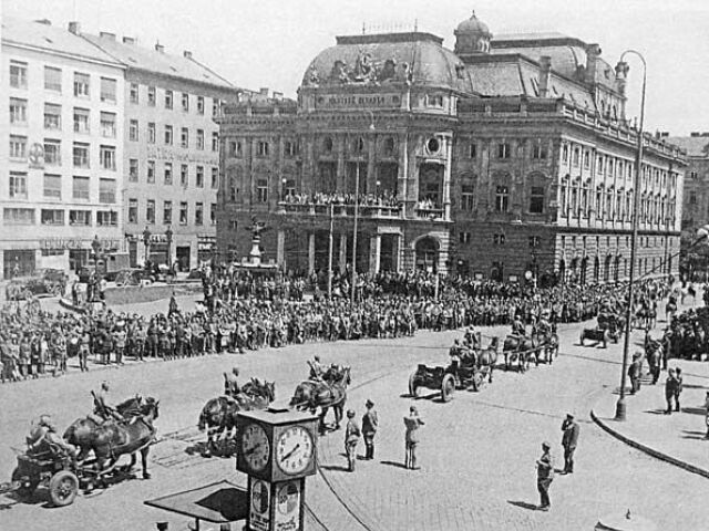 prehliadka, Červená armáda, Bratislava