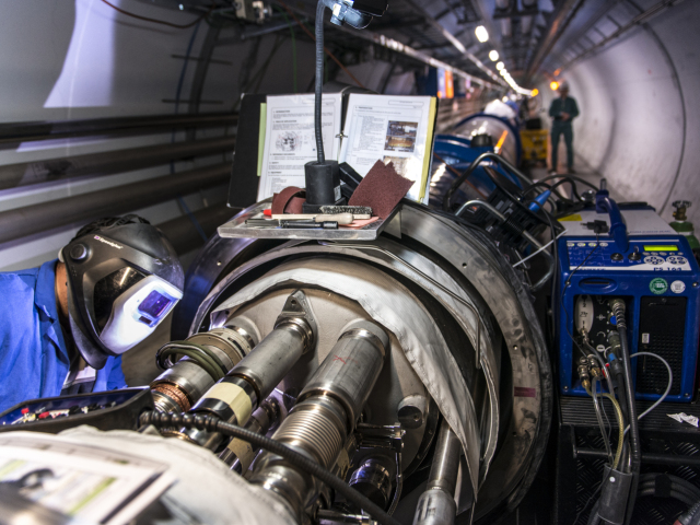 CERN, LHC urýchľovač