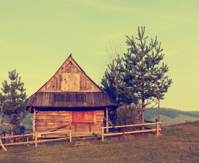 pastierska koliba, chalupa, drevenica, zrub, útulňa, turistická chata,