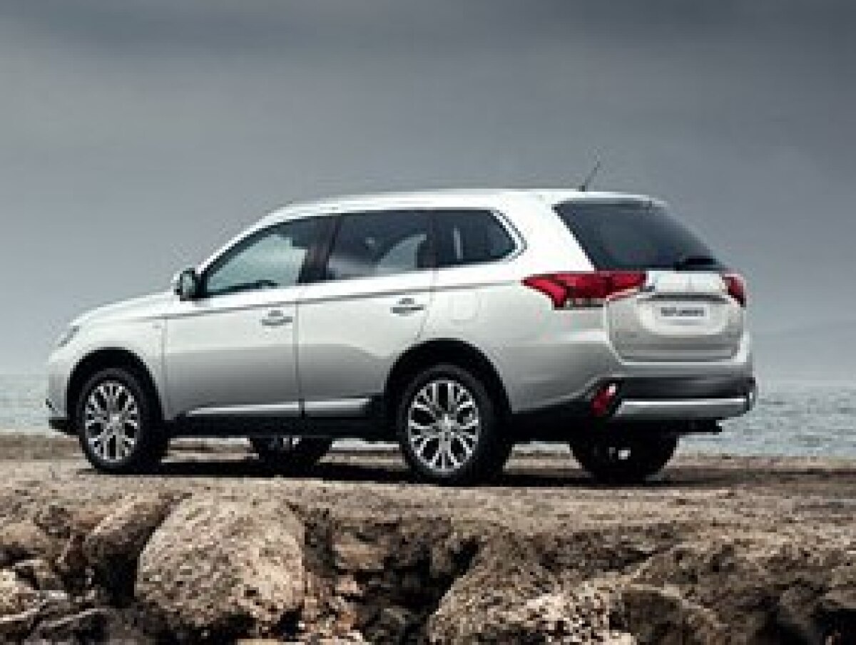 Mitsubishi Outlander - 2016