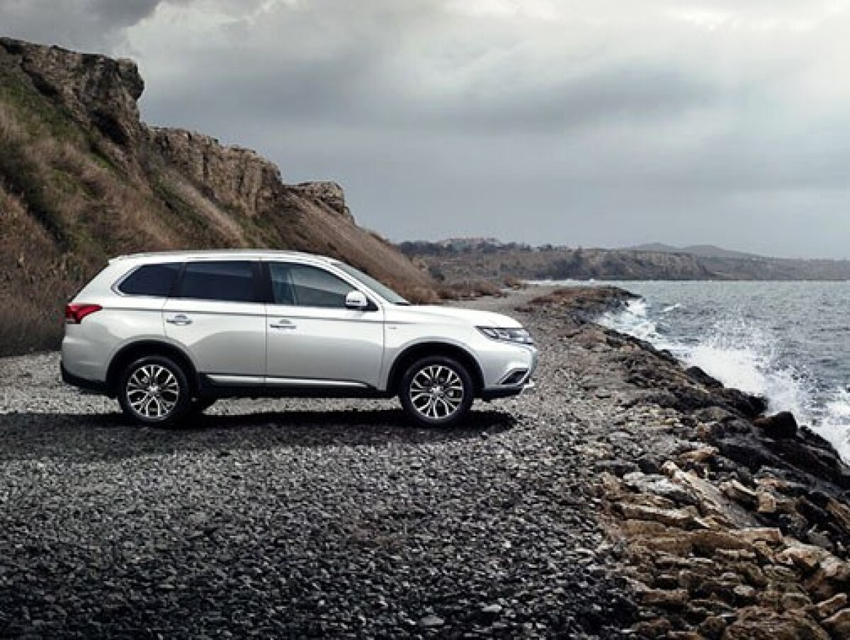 Mitsubishi Outlander - 2016