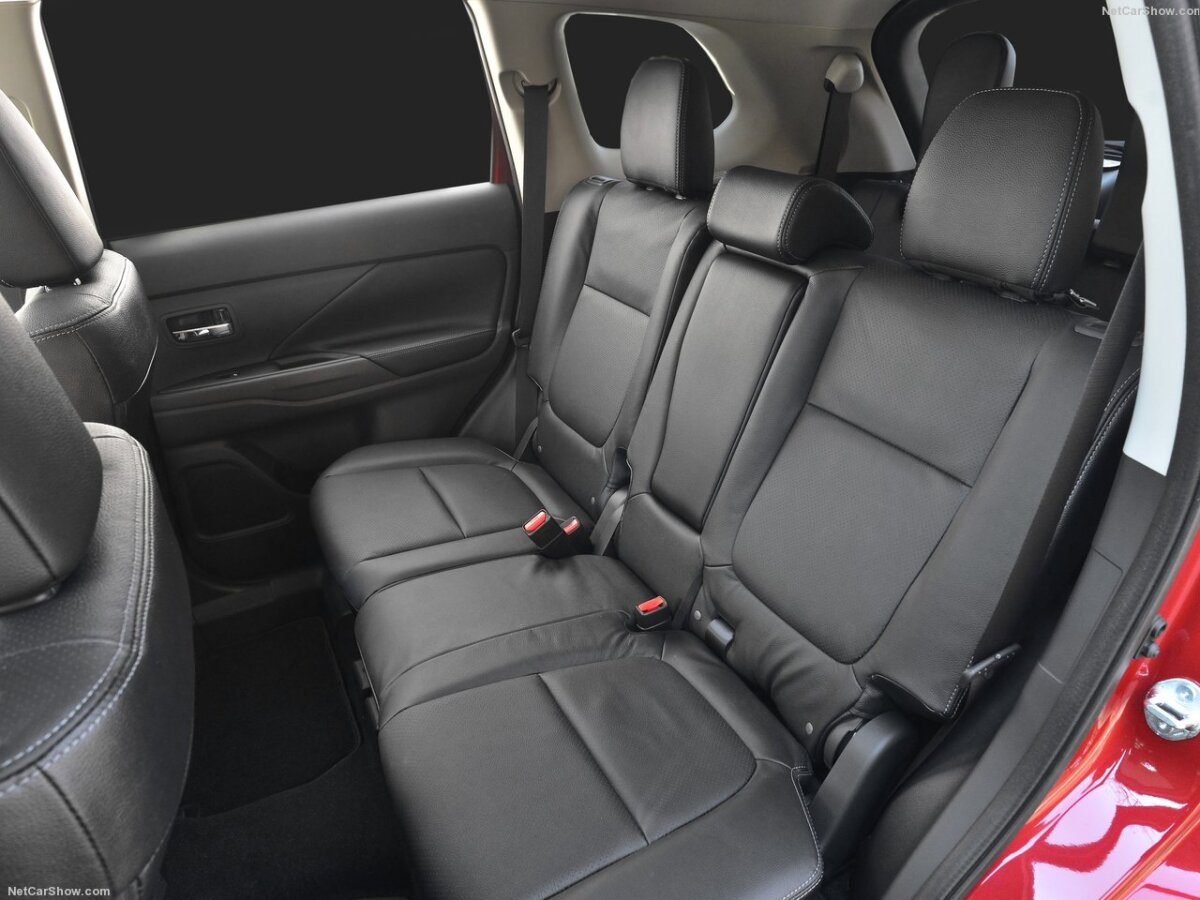 Mitsubishi Outlander - 2016