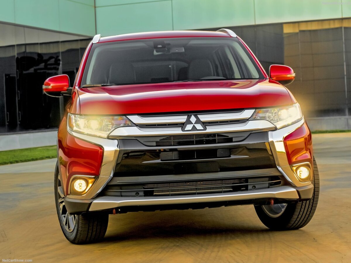 Mitsubishi Outlander - 2016