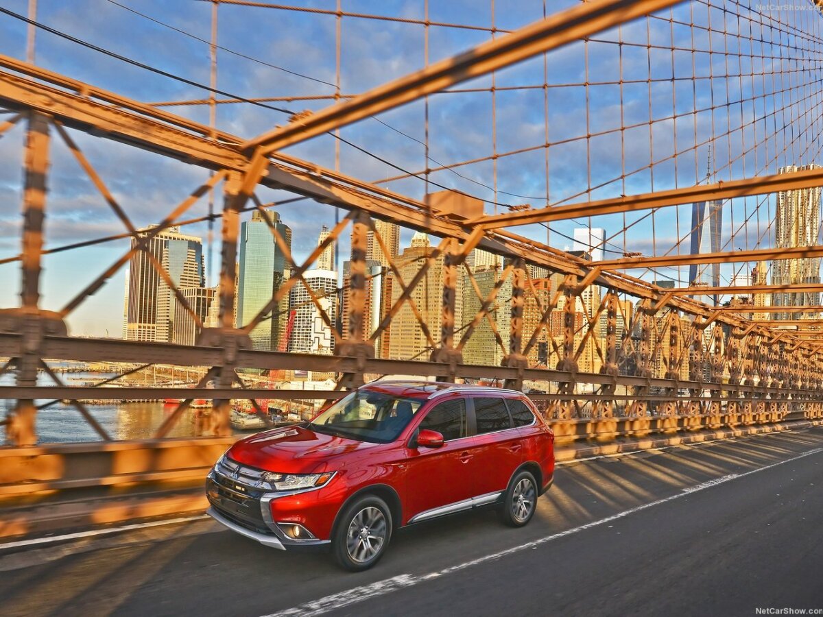 Mitsubishi Outlander - 2016