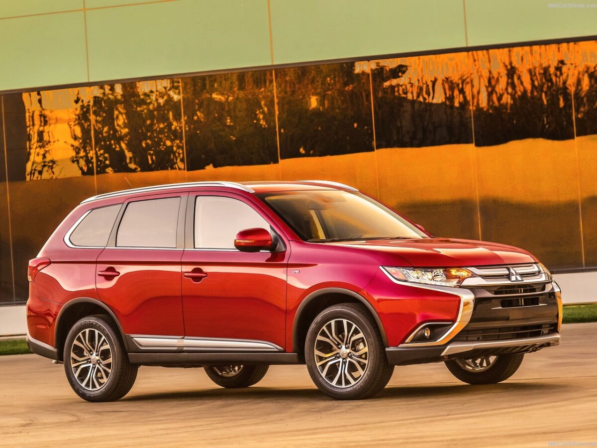 Mitsubishi Outlander - 2016