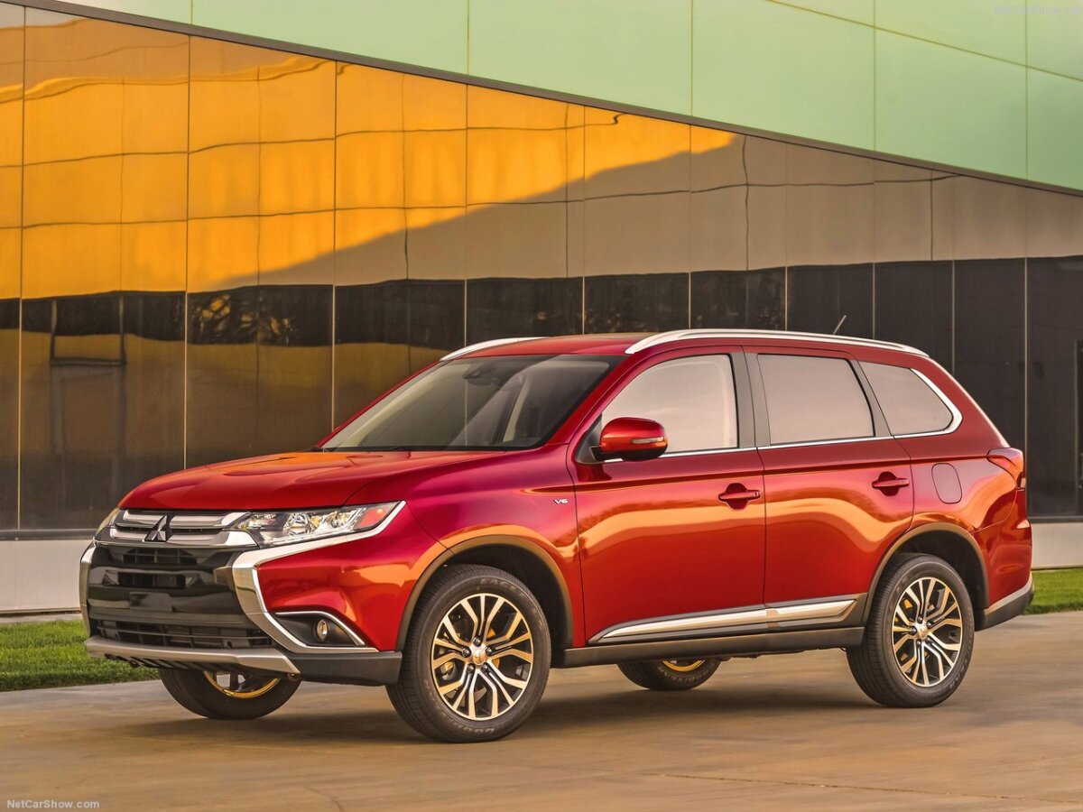 Mitsubishi Outlander - 2016