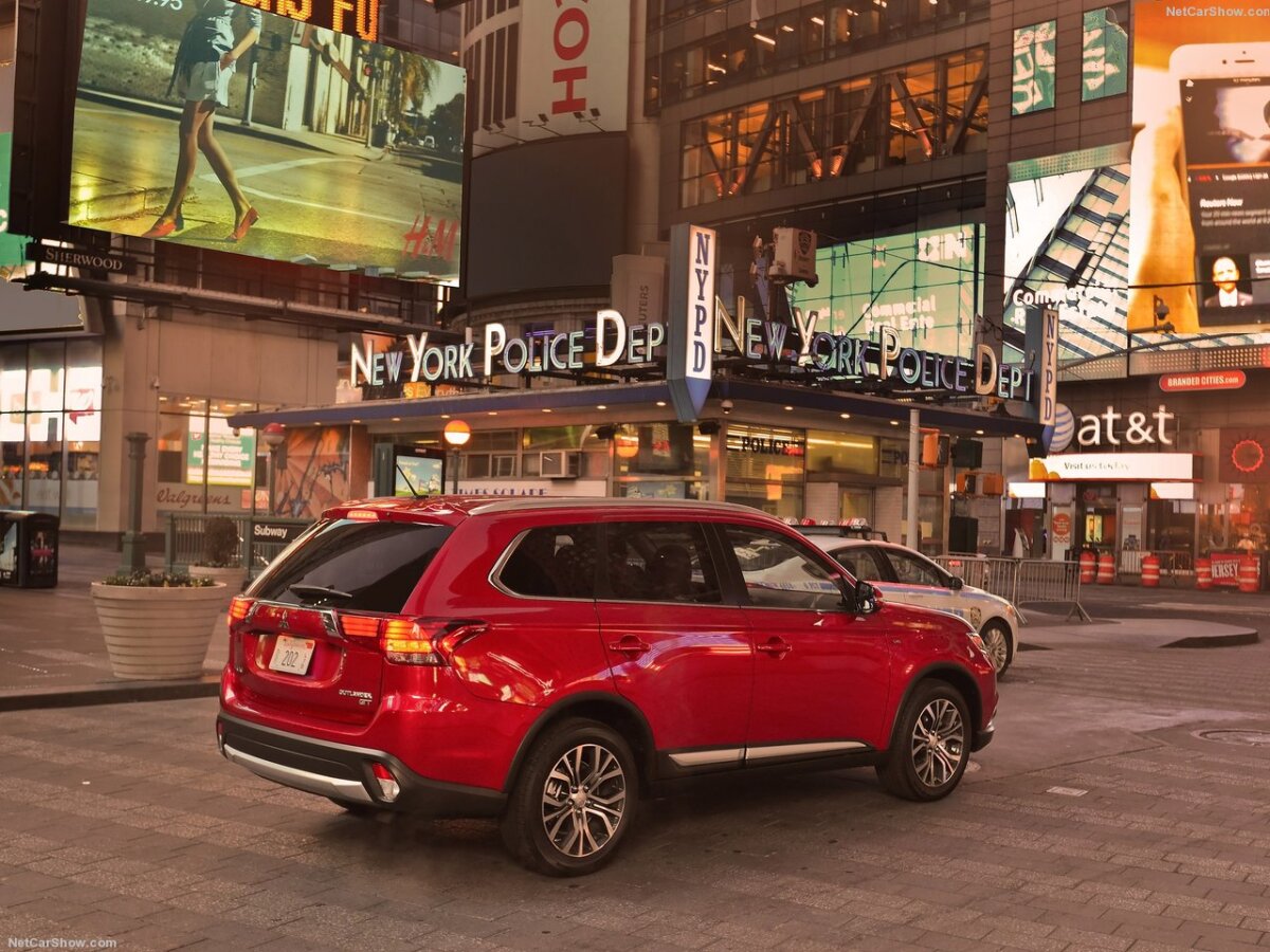 Mitsubishi Outlander - 2016