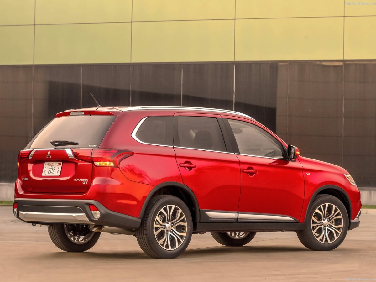 Mitsubishi Outlander - 2016