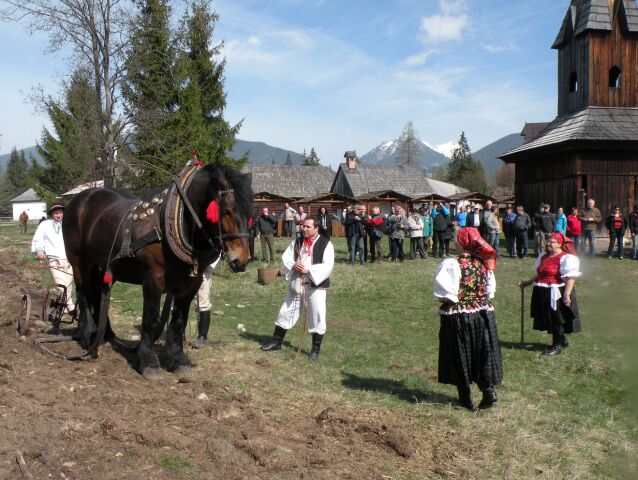 múzeum liptovskej dediny, Liptov, skanzen, sejba, kroje, folklór, siatie, poľnohospodárstvo, Pibylina,