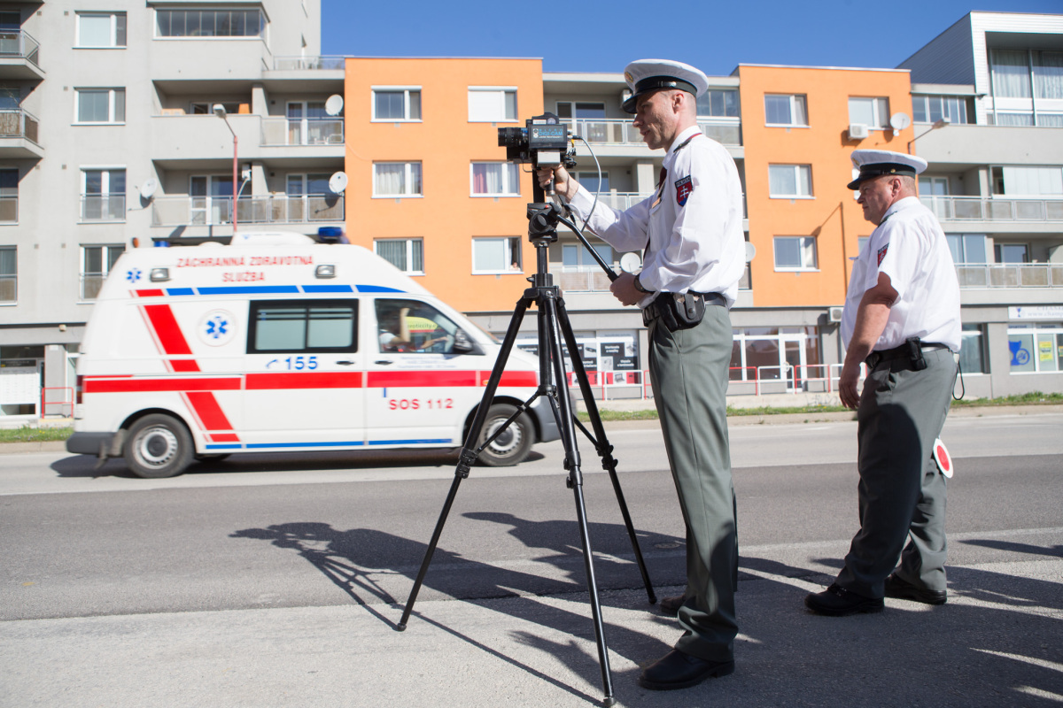 rýchlostný maratón, polícia, radar, meranie rýchlosti
