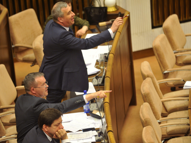 parlament, rokovanie, KDH