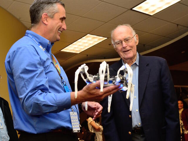 Gordon Moore, Intel, Moorov zákon, Brian Krzanich