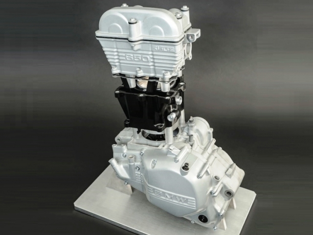 Motor z plastu