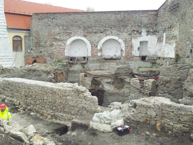 archeologické nálezy, Bratislavský hrad, archeológia, garáže, výstavba