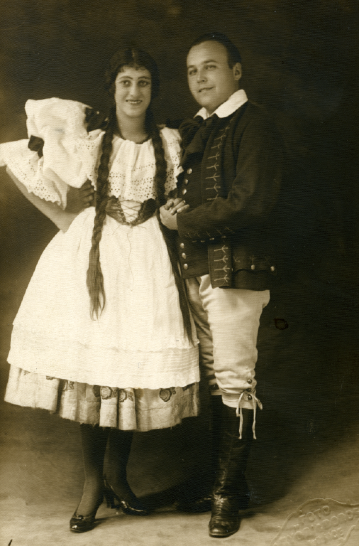 Predana nevesta 1925  Helena Bartosova  Marienka  a Janko Blaho  Jenik 