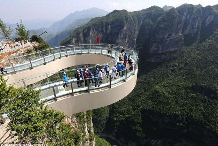 Skywalk, vyhliadka, sklenený chodník, Čína, Lungkang, sklený mostík, priepasť, roklina, národný park