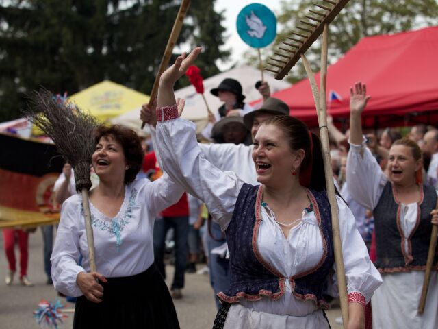 oslavy, folklór, veselica,