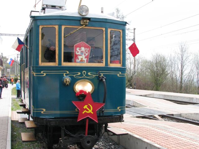 prvý máj, kométa, električka