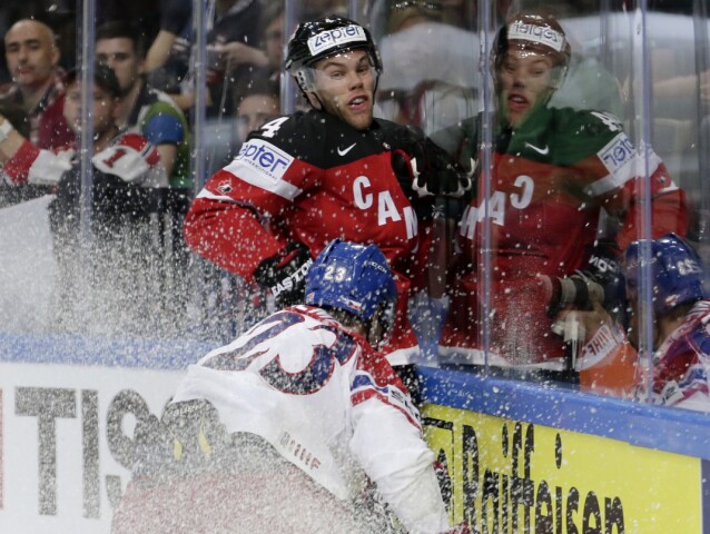 Taylor Hall, Ondřej Němec
