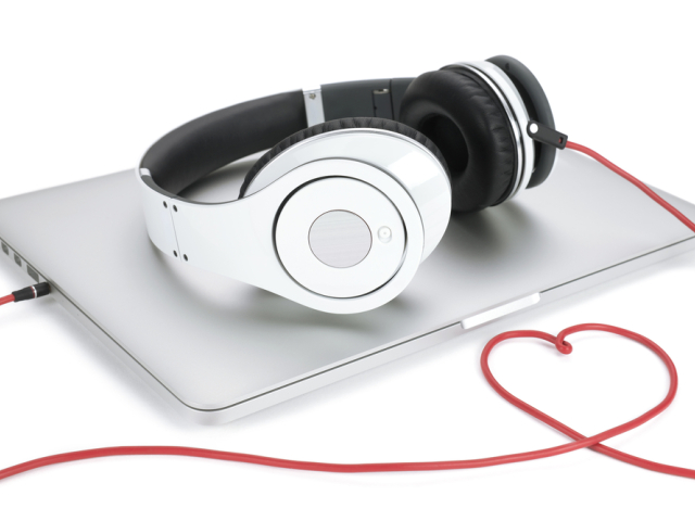 hudba, počúvanie, spotify, apple, beats, slúchadlá, relax,