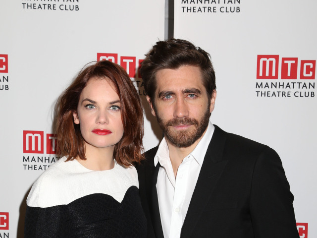 Hereckí kolegovia Ruth Wilson a Jake Gyllenhaal.