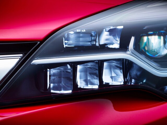 Opel Astra - svetlá IntelliLux