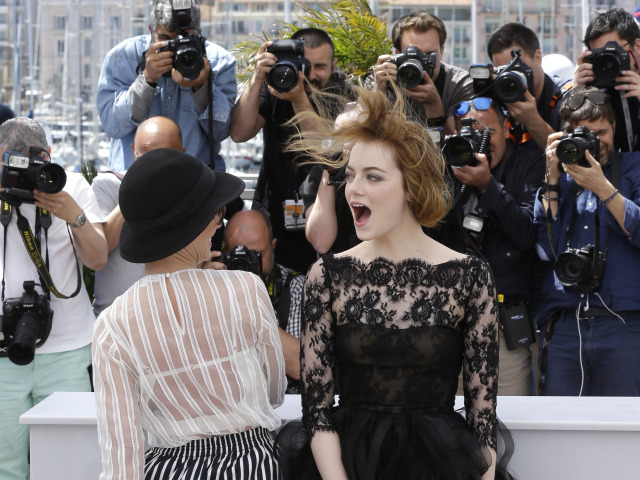 Parker Posey (vľavo) a Emma Stone