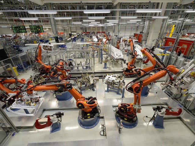 Volkswagen, karosáreň, Audi Q7, roboty