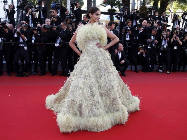 Herečka Sonam Kapoor v kreácii od Elieho Saaba.