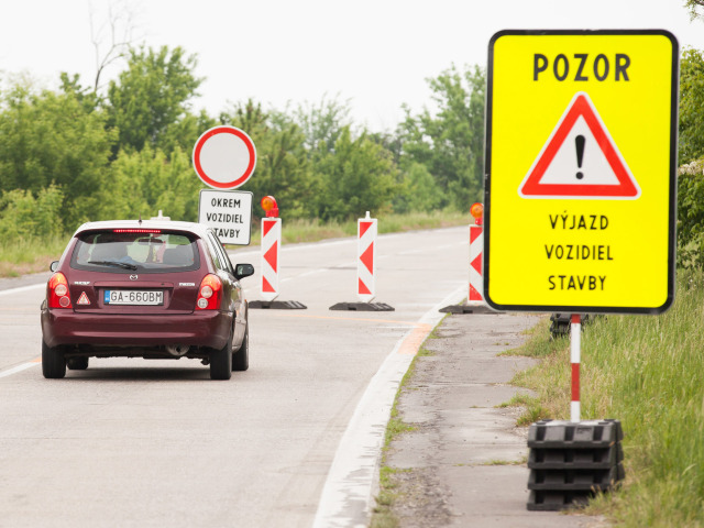 doprava, cesta, panelová cesta na Senec