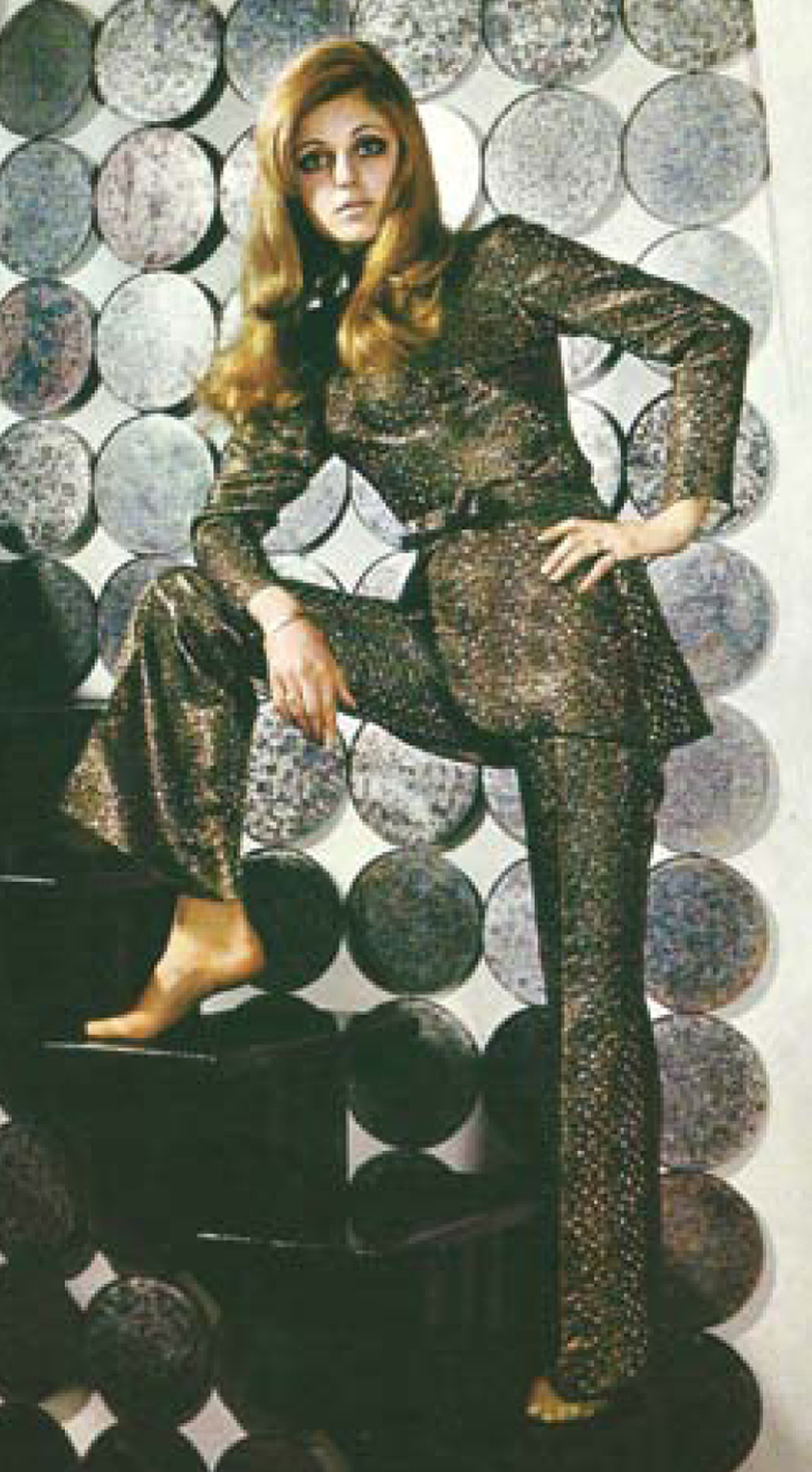 damsky vecerny nohavicovy kostym 1970