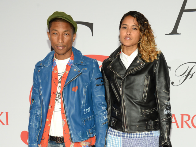 Pharrell Williams a jeho manželka Helen Lasichanh.
