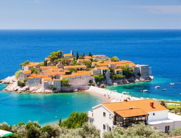 Čierna Hora, Montenegro, more, Jadran, dovolenka pri mori, letná dovolenka, Stredozemné more, Sveti Stefan, ostrov,