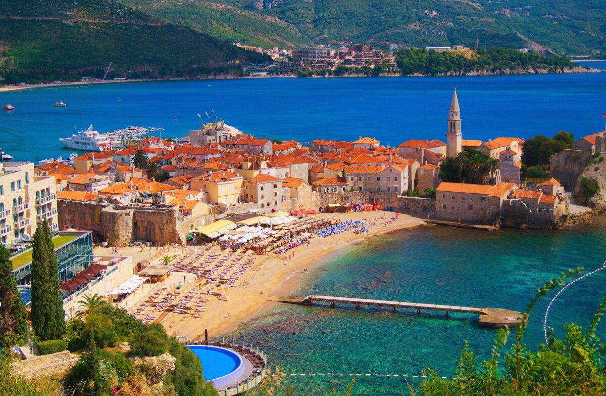 Čierna Hora, Montenegro, more, Jadran, dovolenka pri mori, letná dovolenka, Stredozemné more, Budva