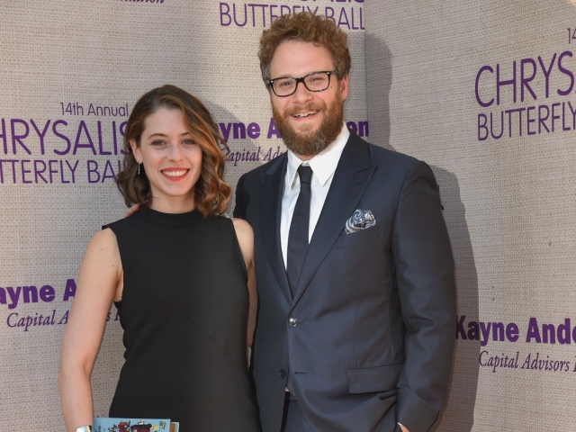 Herec a scenárista Seth Rogen so svojou partnerkou Lauren Miller.