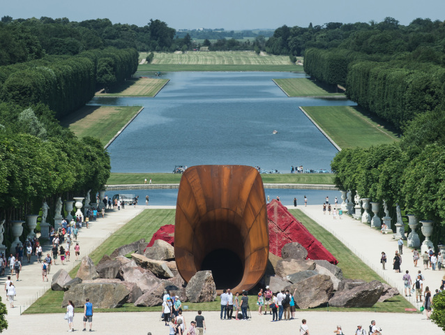 Versailles, Obscénny kútik, Anish Kapoor, sochy, umelec, umelecká inštalácia, France Versailles Sculpture