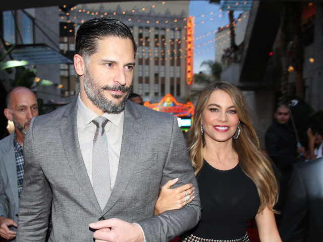 Herec Joe Manganiello a jeho snúbenica Sofia Vergara.