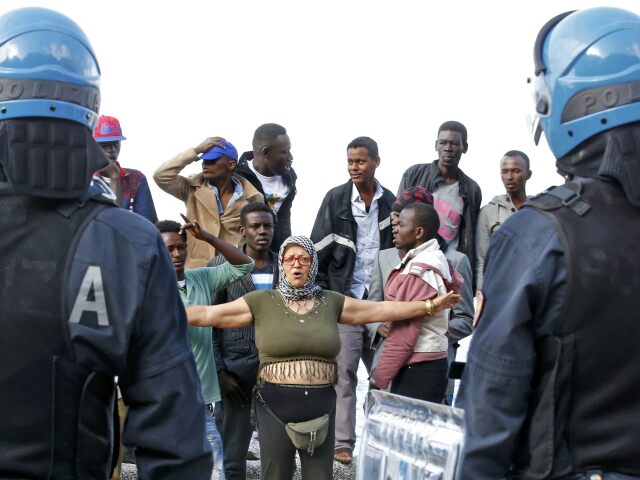utečenci, migranti