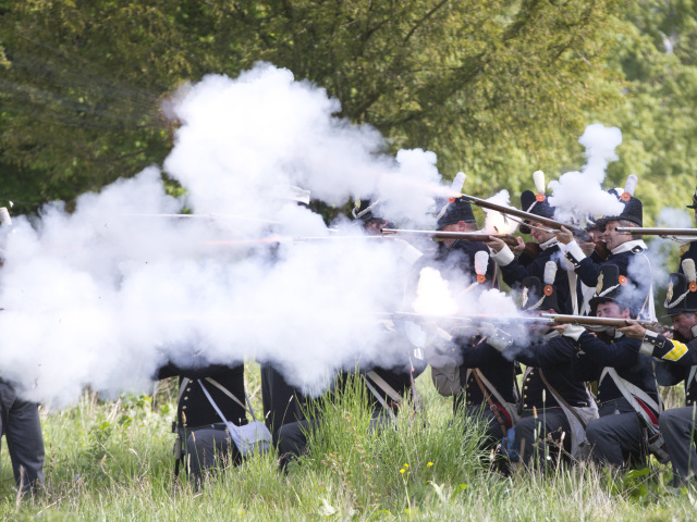 Waterloo, vojaci, výstrel