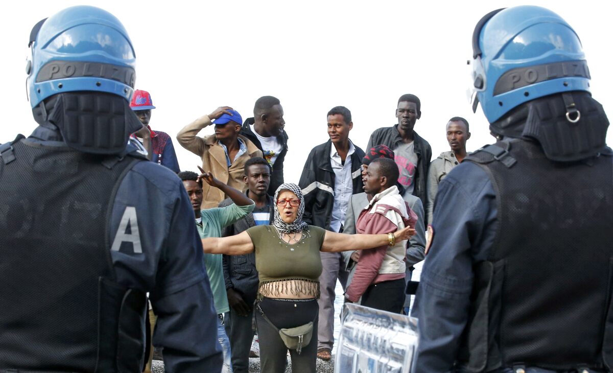 utečenci, migranti