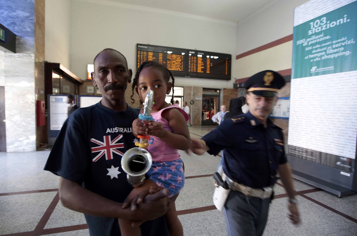 utečenci, migranti
