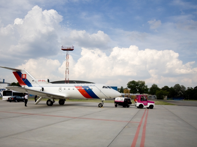 Jak-40, vládny špeciál