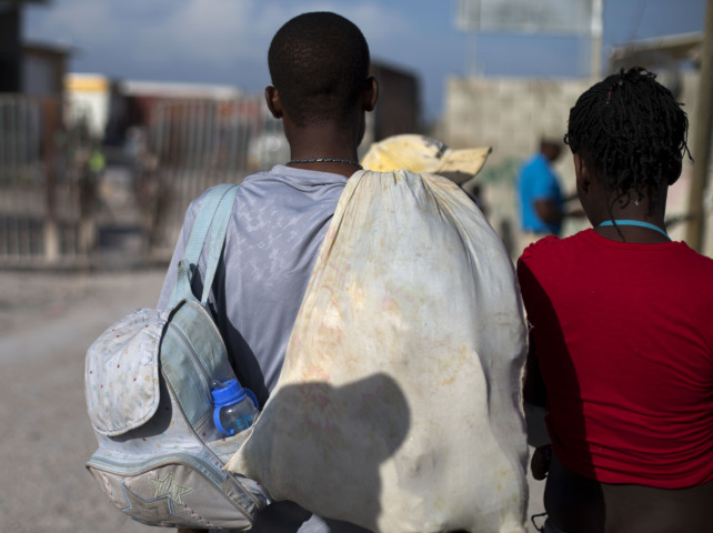 utečenci, migranti