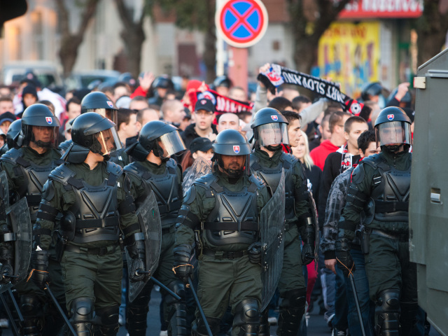 Futbal Slovan Trnava, fanusik, policia